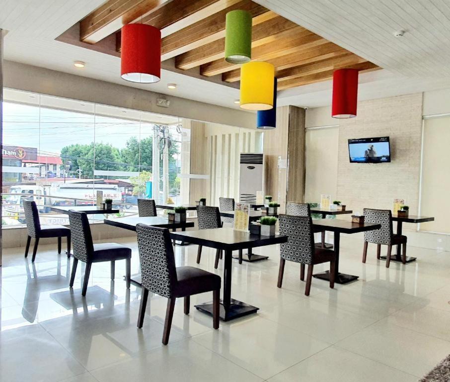 District 21 Hotel Iloilo City Exteriér fotografie
