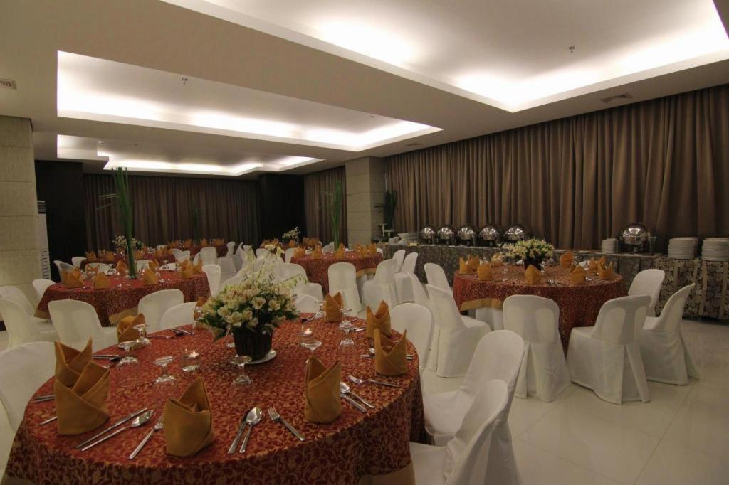 District 21 Hotel Iloilo City Exteriér fotografie