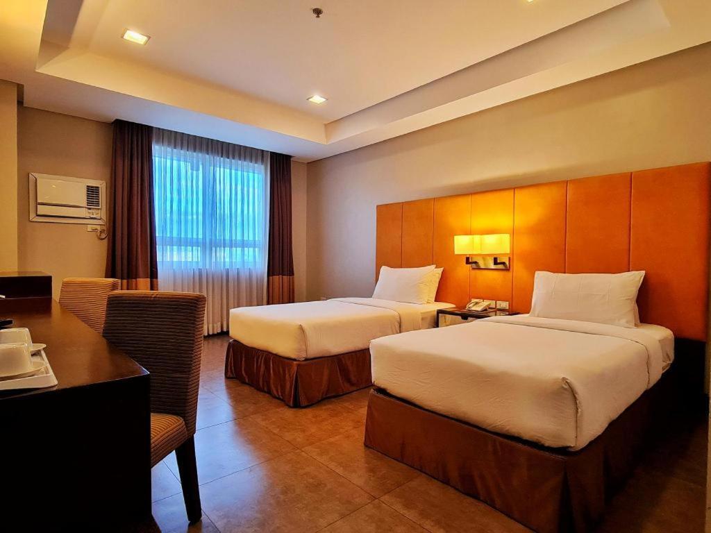 District 21 Hotel Iloilo City Exteriér fotografie