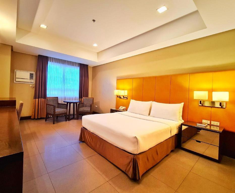 District 21 Hotel Iloilo City Exteriér fotografie