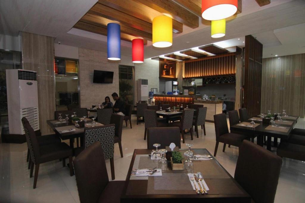 District 21 Hotel Iloilo City Exteriér fotografie